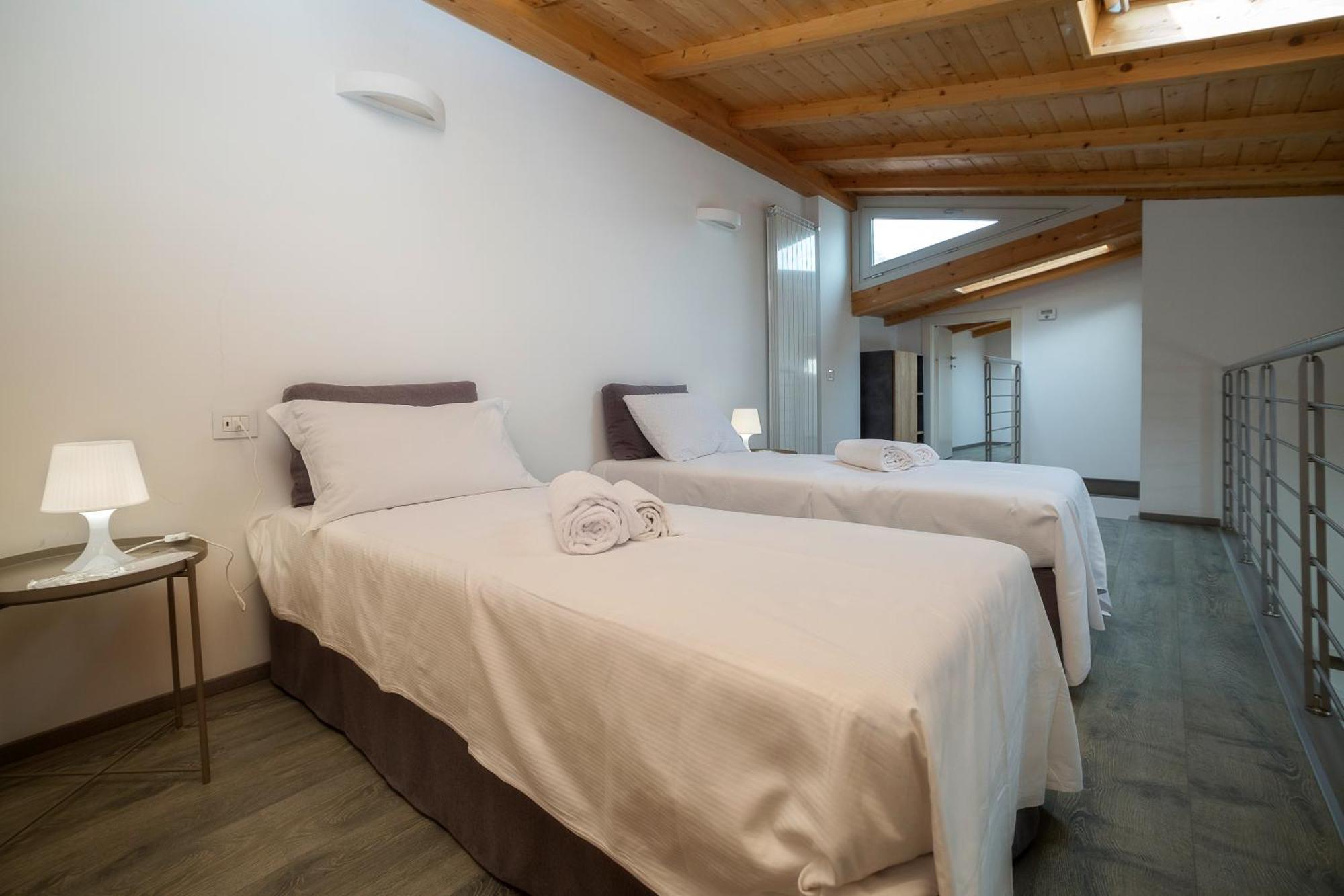 Lakefront Home Residenza Il Gallo In Riva Al Lago Pisogne Luaran gambar