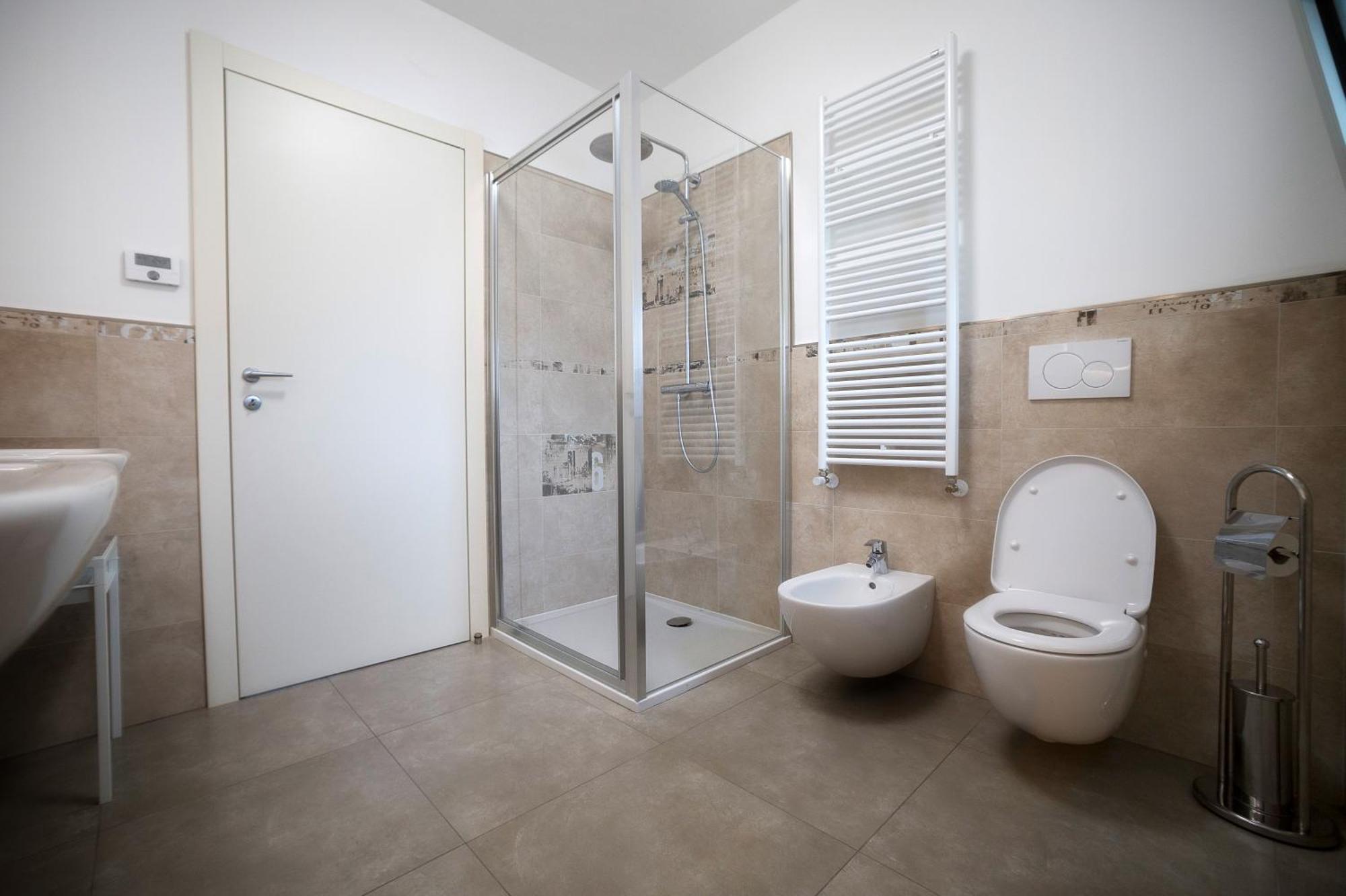 Lakefront Home Residenza Il Gallo In Riva Al Lago Pisogne Luaran gambar